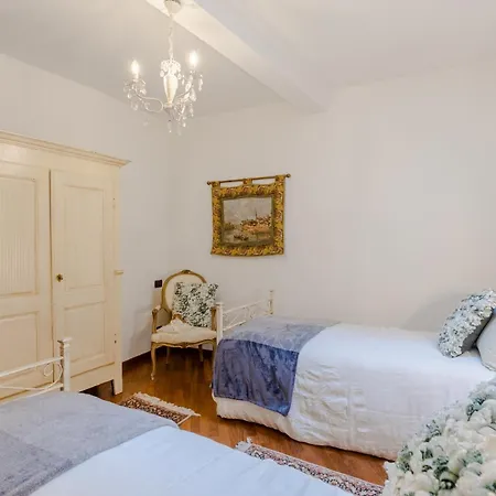 Casa La Guardia, A Classic 3 Bedrooms