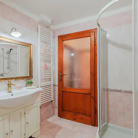 Casa La Guardia, A Classic 3 Bedrooms Appartement Lucca