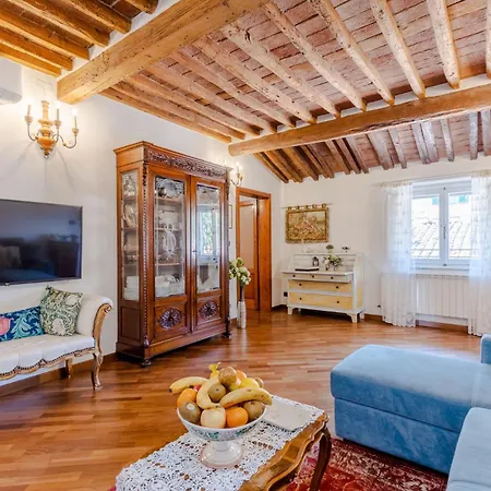 Casa La Guardia, A Classic 3 Bedrooms 公寓 *