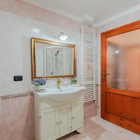 Apartment Casa La Guardia, A Classic 3 Bedrooms *