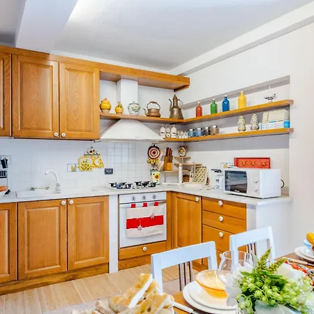 Casa La Guardia, A Classic 3 Bedrooms Apartment Lucca